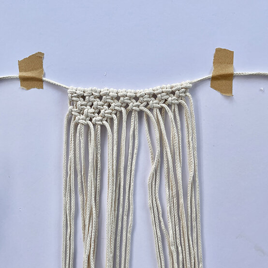 Idea_How-to-Make-a-Wedding-Macrame-Bouquet-Wrap_Step5.JPG?sw=554&q=85