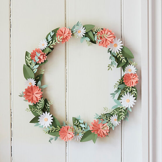 cricut-spring-wreath.jpg?sw=554&q=85
