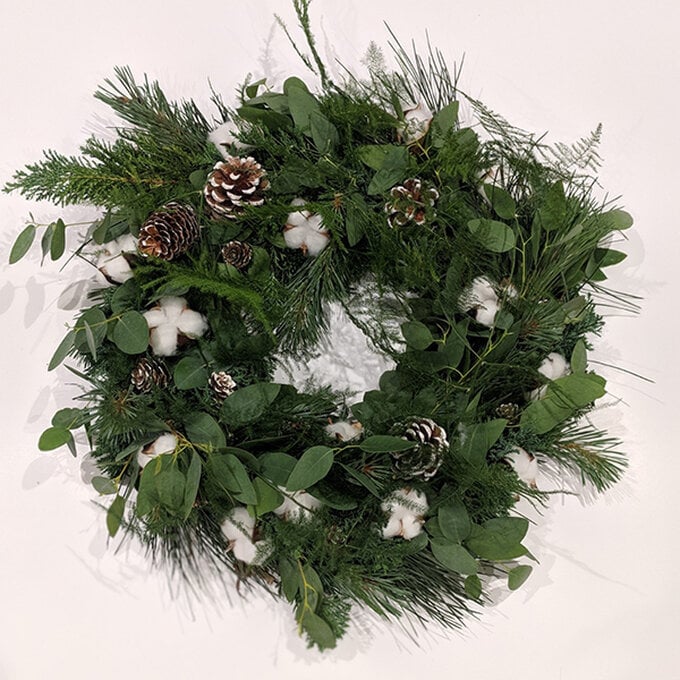 fresh-floral-wreath-step20.jpg?sw=680&q=85