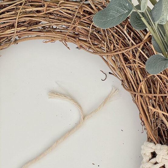 How-to-Make-a-Macrame-Wreath_Step%208.jpeg?sw=554&q=85