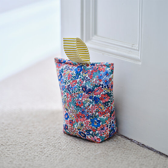 joules-door-stop-15.jpg?sw=554&q=85