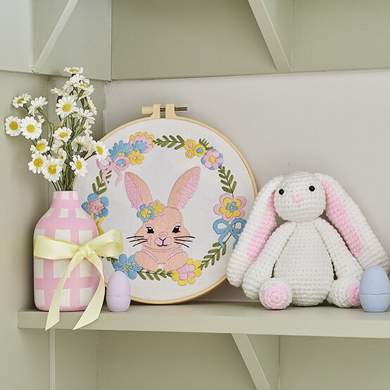 easter%2Dadult%2Dcraft%2Dkits%2D2026.jpg?sw=554&q=85