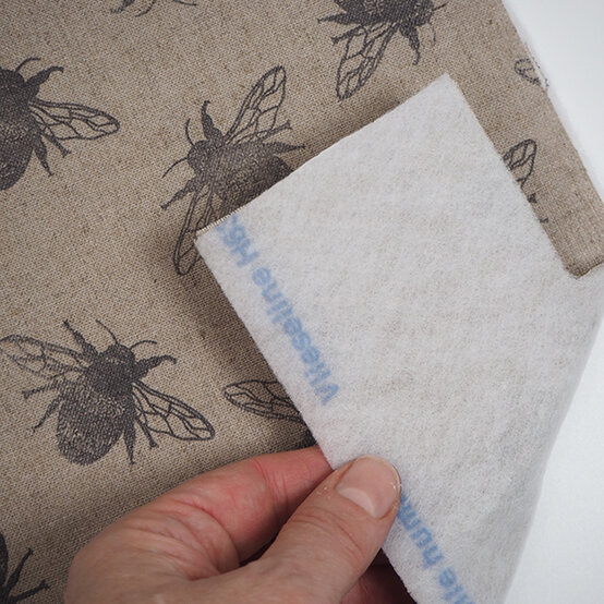 printed-boxy-bag-2.jpg?sw=554&q=85