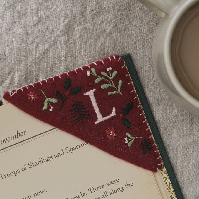 how-to-make-embroidered-bookmarks_christmas-bookmark.jpg?sw=680&q=85