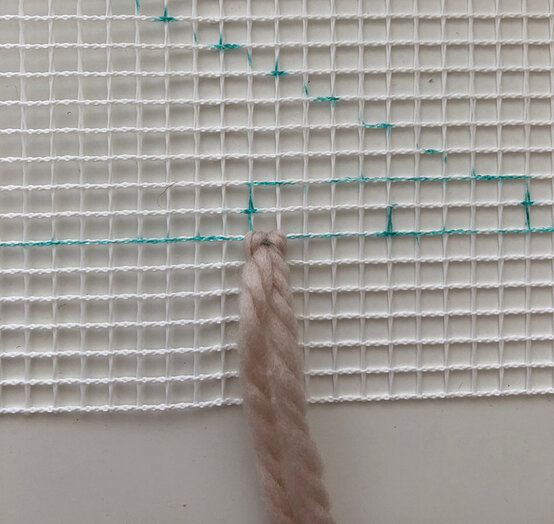 Idea_How-to-make-a-latch-hook-tree_Step-3f.JPG?sw=554&q=85