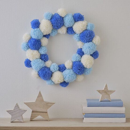 Christmas-Stash-Busting-Ideas_Pompom-Wreath-Step-4.jpg?sw=554&q=85