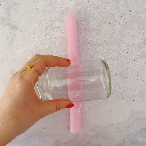 hctwistcandle-2.jpg?sw=554&q=85