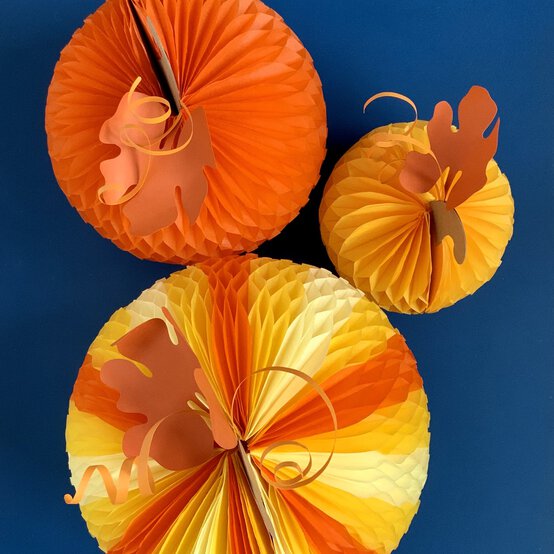 Idea_how-to-make-paper-pumpkins_step15.jpg?sw=554&q=85