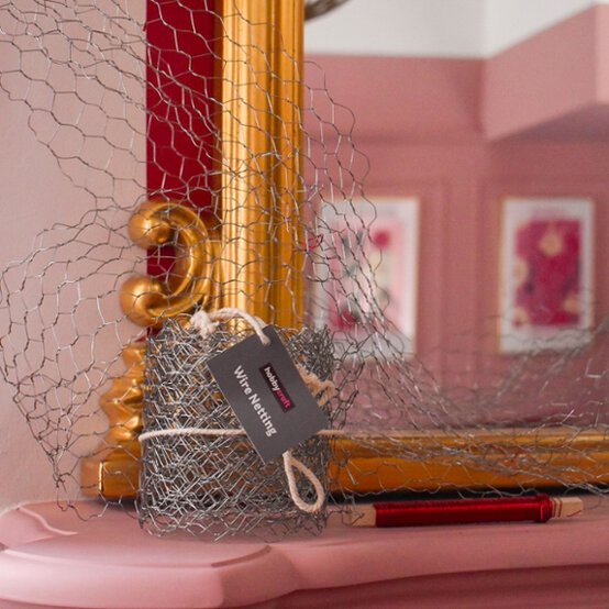 How-to-Decorate-Your-Home-for-Valentines-Day_Step1a.JPG?sw=554&q=85