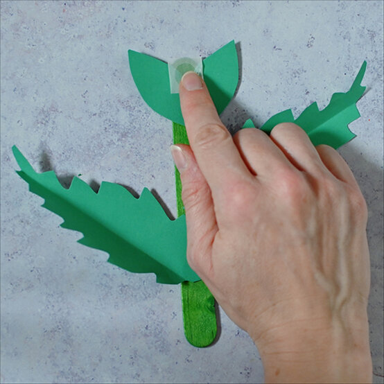 how-to-make-a-pom-pom-thistle-step5_2.jpg?sw=554&q=85