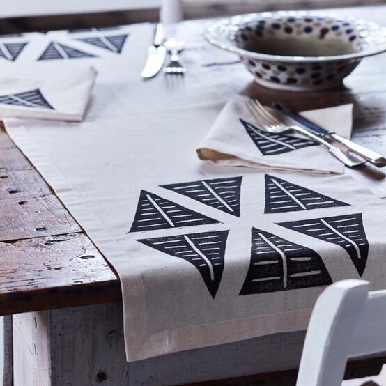 lino-printed-table-setting-square.jpg?sw=554&q=85