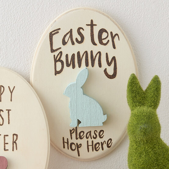 how_to_make_a_pyrography_easter_bunny_plaque.jpg?sw=554&q=85