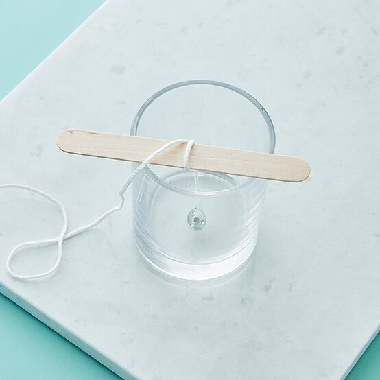 600x600_GSI_Candle_Making_Step3.jpg?sw=554&q=85