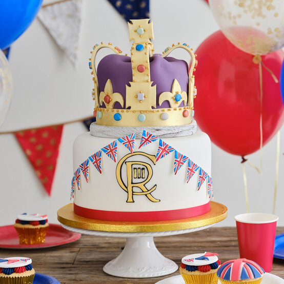 idea_how-to-make-a-coronation-cake_step22.jpg?sw=554&q=85