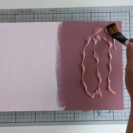 idea_how-to-make-a-celebration-sign-with-vinyl_step5b.jpg?sw=554&q=85