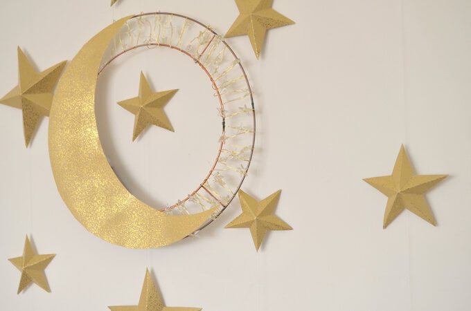 how-to-make-a-paper-star-garland_hero.jpg?sw=680&q=85