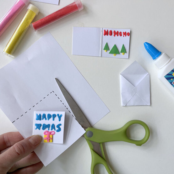 idea%5Fquick%2Dand%2Deasy%2Dchristmas%2Delf%2Dideas%5Fstep%2D45.jpg?sw=554&q=85