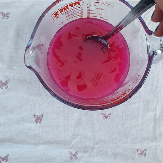 how_to_upcycle_your_wardrobe_with_tie_dye_step-1-mix-the-dye-2.jpg?sw=554&q=85