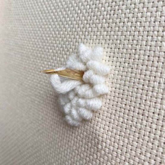 ideas%5Fhow%2Dto%2Dmake%2Da%2Dpunch%2Dneedle%2Dtoadstool%2Dcushion%5Fstep%2D2c.jpg?sw=554&q=85