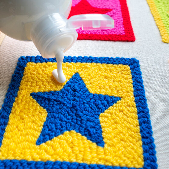 punch-needle-coasters_securing-the-wool-threads_step-7_2.jpg?sw=554&q=85