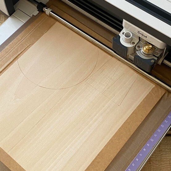 wooden-cake-stand_step5_2.jpg?sw=554&q=85