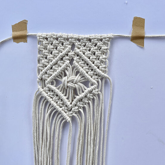 Idea_How-to-Make-a-Wedding-Macrame-Bouquet-Wrap_Step22.JPG?sw=554&q=85