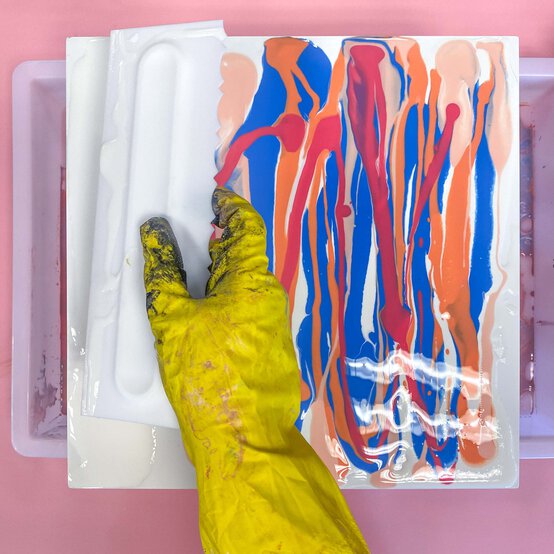 fluid-pouring_step5_4.jpg?sw=554&q=85