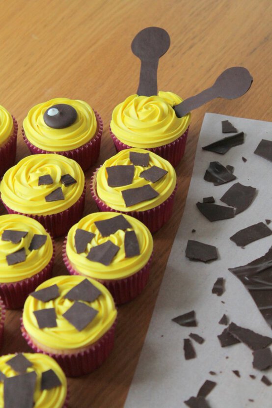 giraffe-cupcakes-15-683x1024.jpg?sw=554&q=85