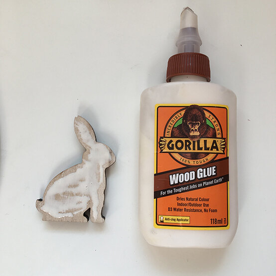 bunny_plaque_glue_step_6.jpg?sw=554&q=85