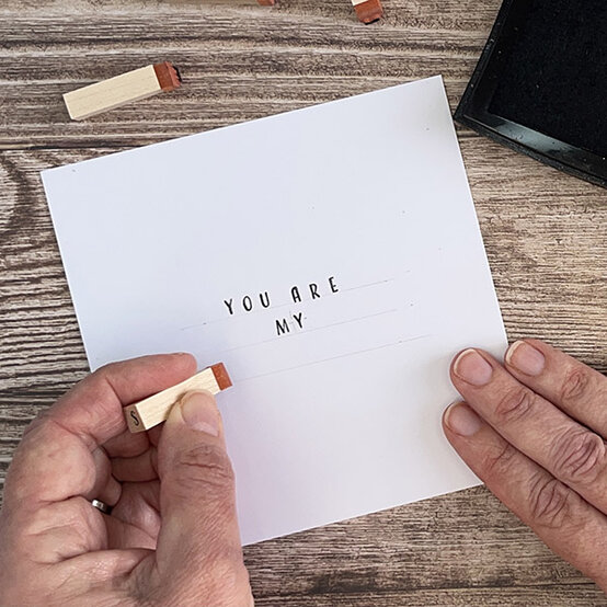 ideas%5Fhow%2Dto%2Dmake%2Da%2Dsunshine%2Dcard%5Fstep%2D2.jpeg?sw=554&q=85