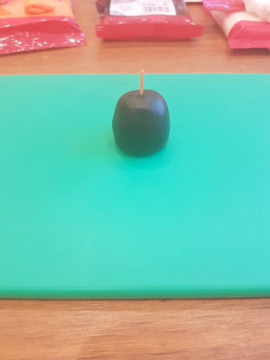 penguin-1-768x1024.jpg?sw=554&q=85