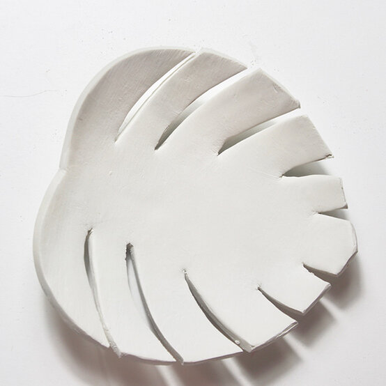 clay-leaf-trinket-dish-4.jpg?sw=554&q=85