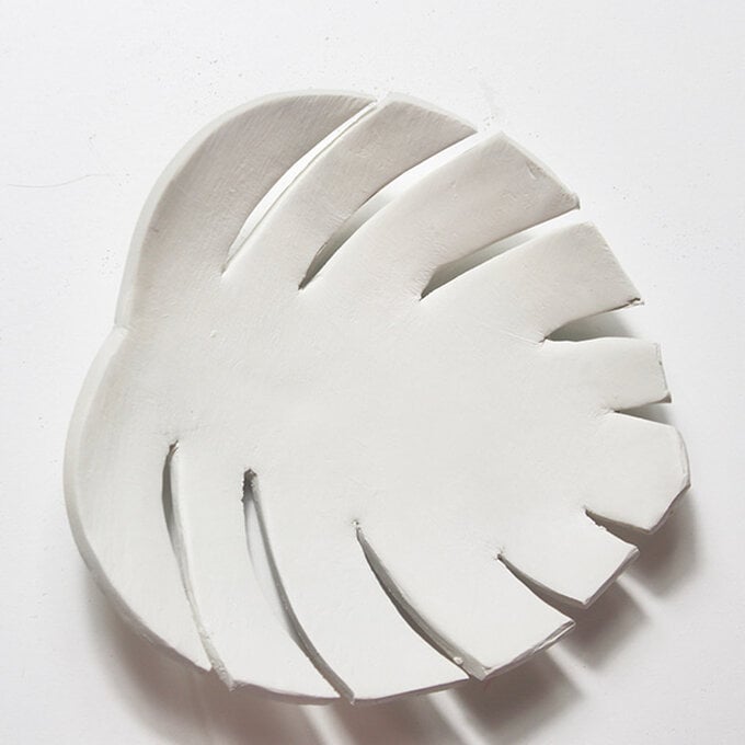 clay-leaf-trinket-dish-4.jpg?sw=680&q=85