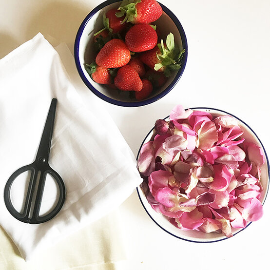 wall-hanging-you-will-need.jpg?sw=554&q=85