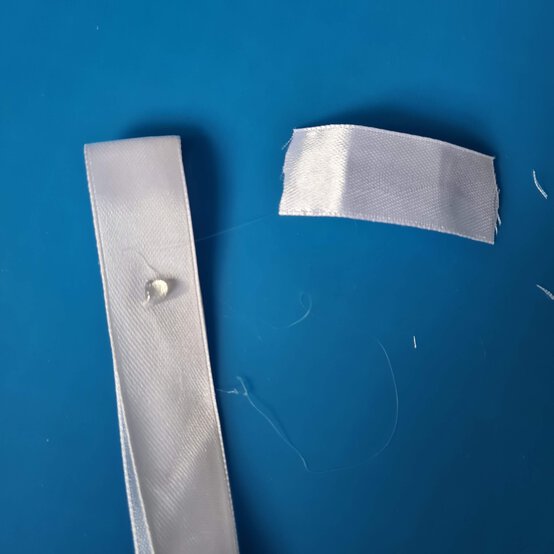 Idea_how-to-make-union-flag-bunting_ribbon-bunting_step3a.jpg?sw=554&q=85