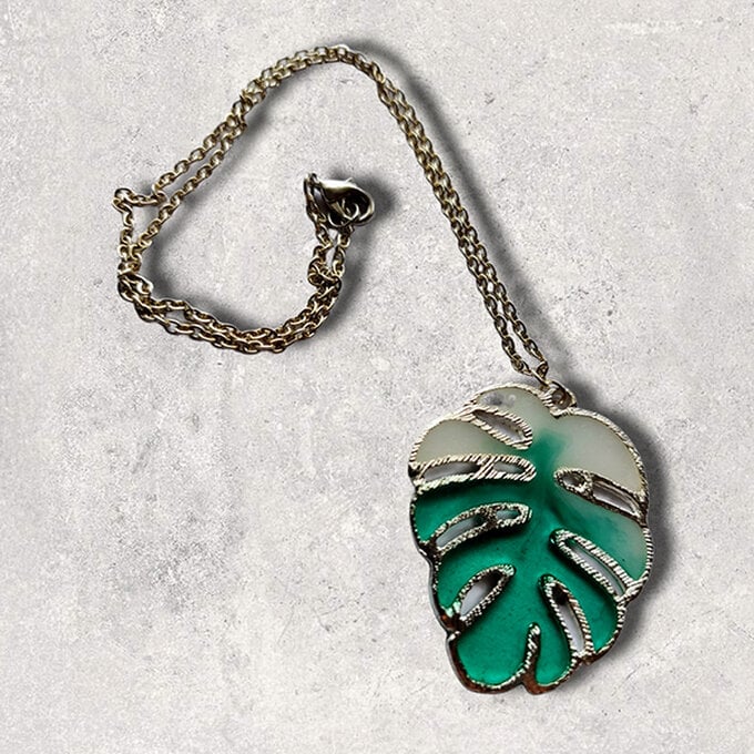 artisan-kim-mather-leaf-necklace.jpg?sw=680&q=85
