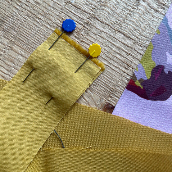 joules-piped-cushion---step-4a.jpg?sw=554&q=85