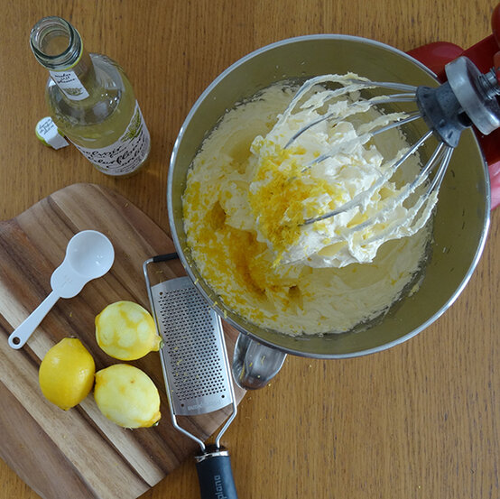 lemonandelderflower-step1.jpg?sw=554&q=85