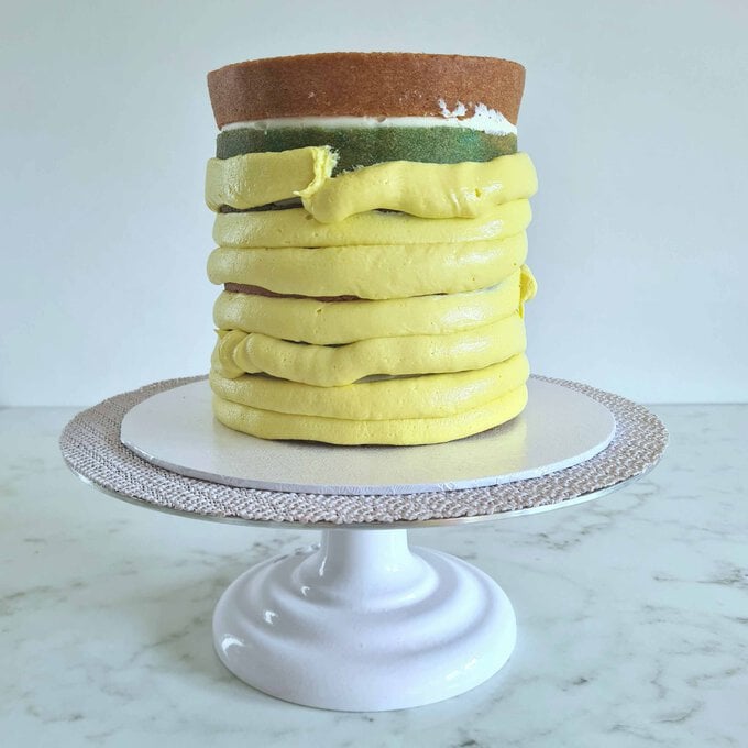 Idea_how-to-make-a-layered-easter-cake_step2a.jpg?sw=680&q=85