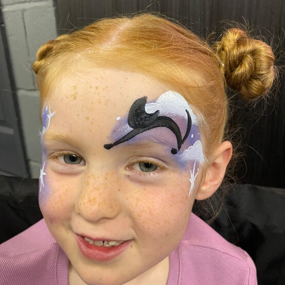 idea_halloween-face-paint-ideas-cat_step4b.jpg?sw=554&q=85