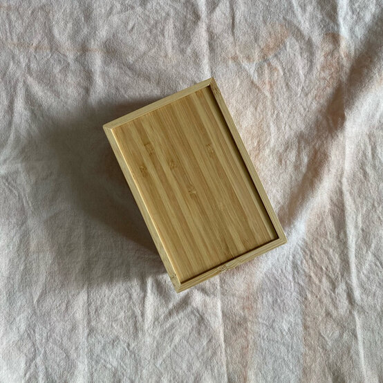 fabric_gift_wrap_fabric_gift_step_6.jpg?sw=554&q=85