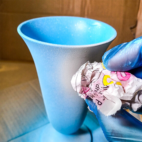 Montana%20Spray%20Paint%20Vase_Step4c.jpg?sw=554&q=85