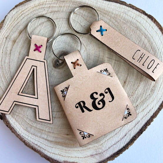 idea_glowforge-how-to-make-personalised-keyrings-photo_step12.jpg?sw=554&q=85