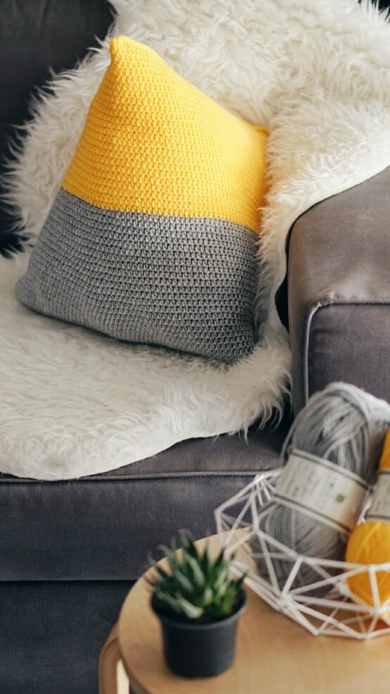 trianlepillow2.jpg?sw=554&q=85