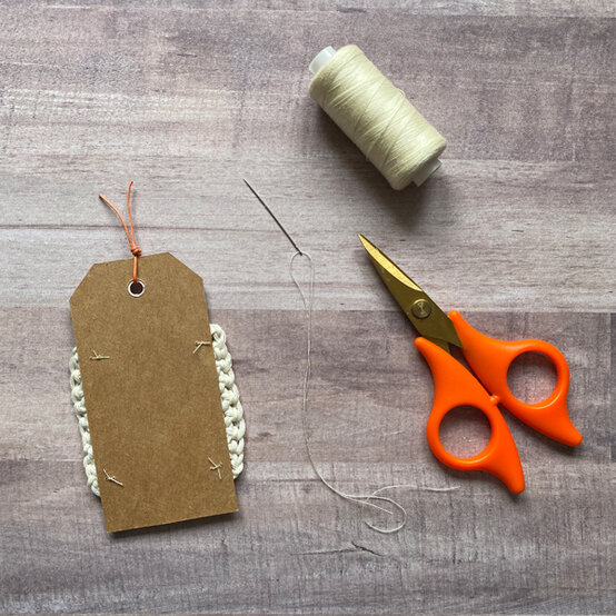 idea_knitting-pattern-scrapbook_step6a.jpg?sw=554&q=85