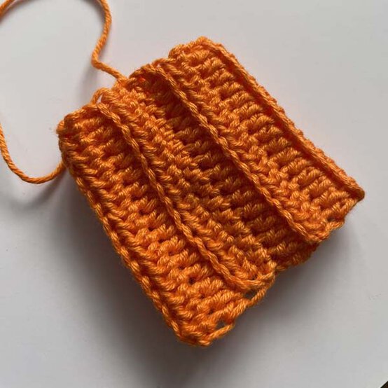 ideas%5Fhow%2Dto%2Dcrochet%2Da%2Dhalloween%2Dwreath%5Fpumpkin%5F2.jpg?sw=554&q=85