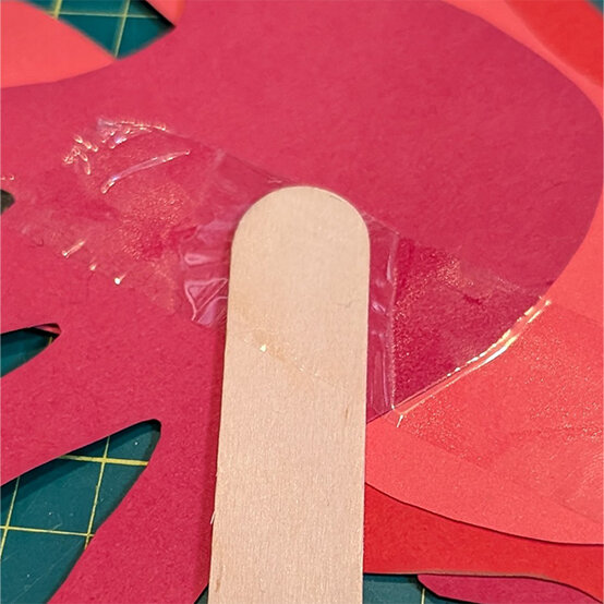 how%2Dto%2Dmake%2Da%2Ddancing%2Ddragon%2Dpuppet%5Fstep%2D4b.jpg?sw=554&q=85