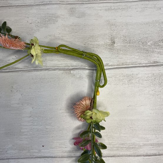 spring-garland-1.jpeg?sw=554&q=85