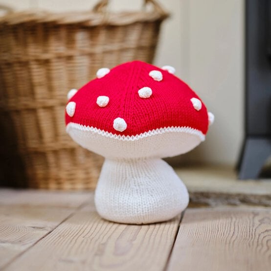 How%2Dto%2DKnit%2Da%2DToadstool%2DCushion.jpg?sw=554&q=85