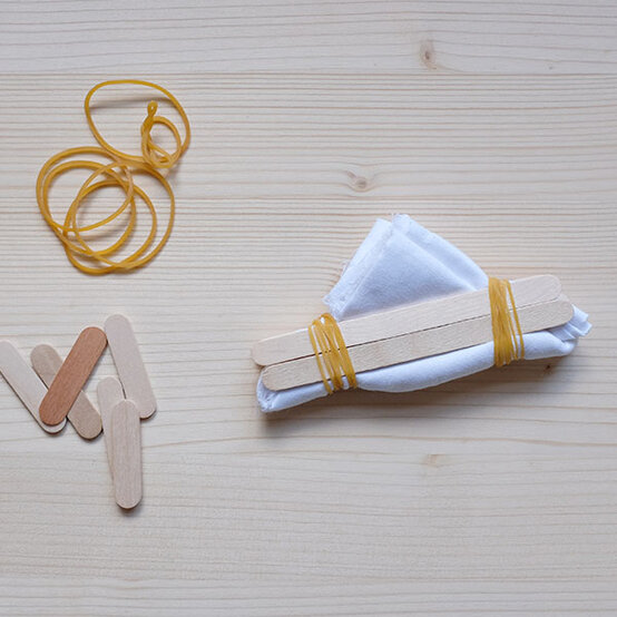 shibori-tie-dye-step12.jpg?sw=554&q=85